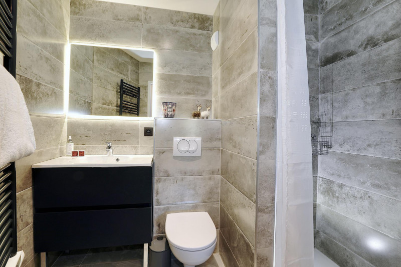 _lv_images__lot_0020000240_07_1619705