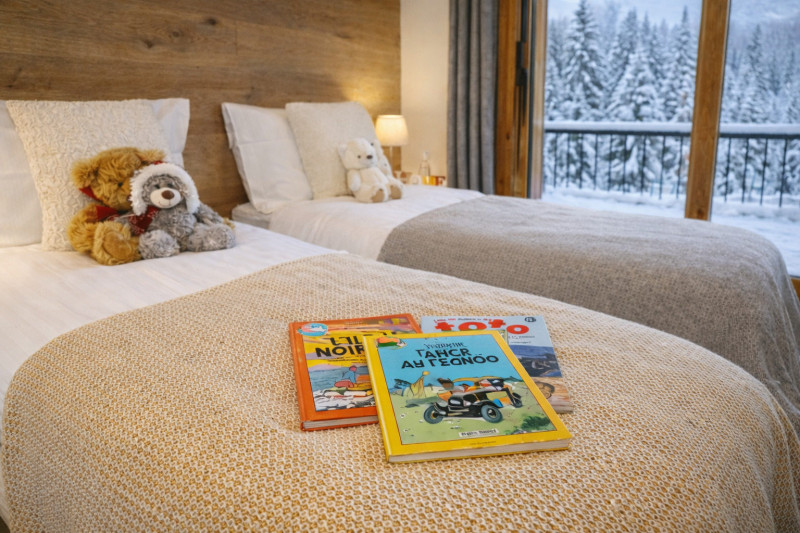 _lv_images__lot_0020000244_11_1627287