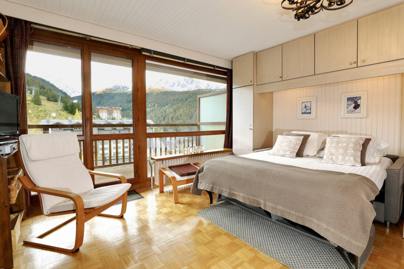 _lv_images__lot_0020000251_12_421256