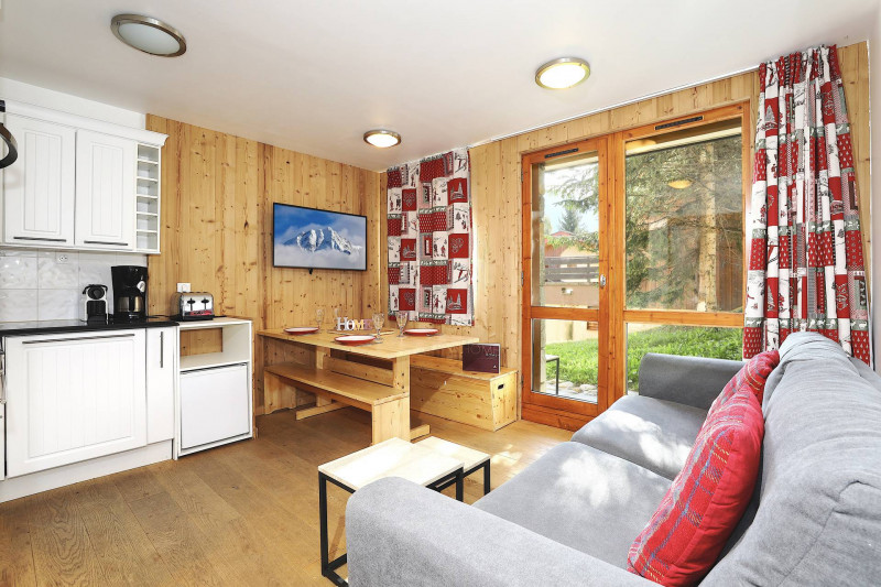 _lv_images__lot_0020000253_01_1687890