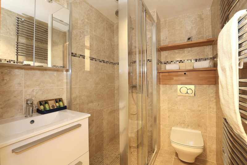 _lv_images__lot_0020000253_04_1687893