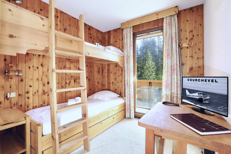 _lv_images__lot_0020000270_01_525409