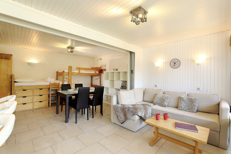 _lv_images__lot_0020000276_03_734846