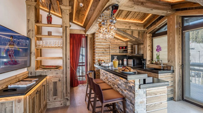 _lv_images__lot_0020000281_03_1687530