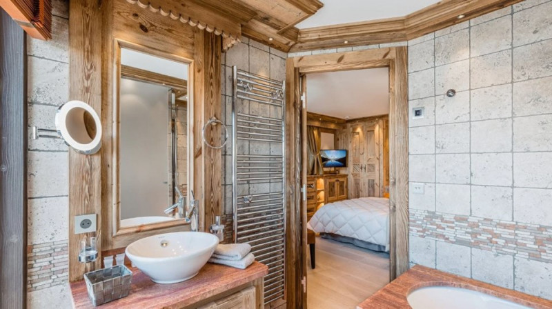 _lv_images__lot_0020000281_05_1379502