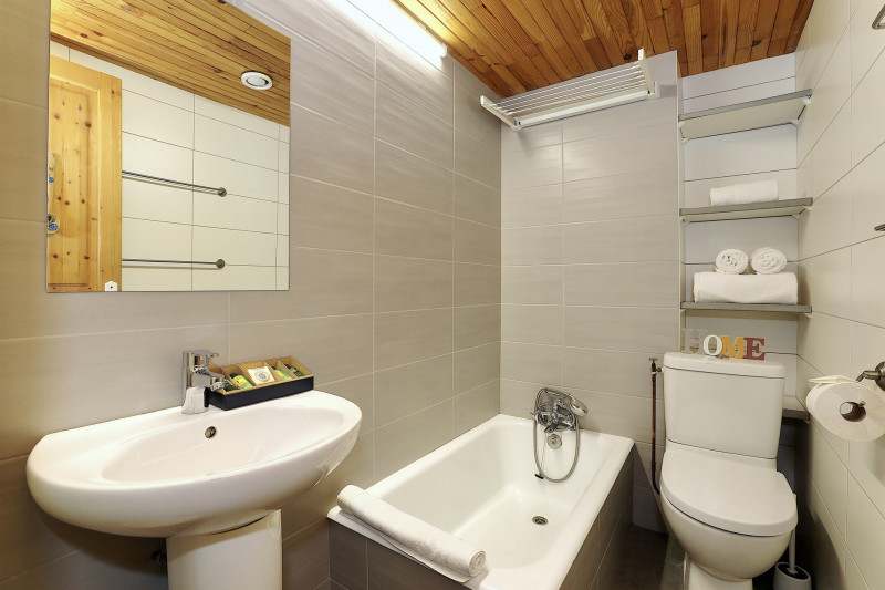 _lv_images__lot_0020000293_04_1559849