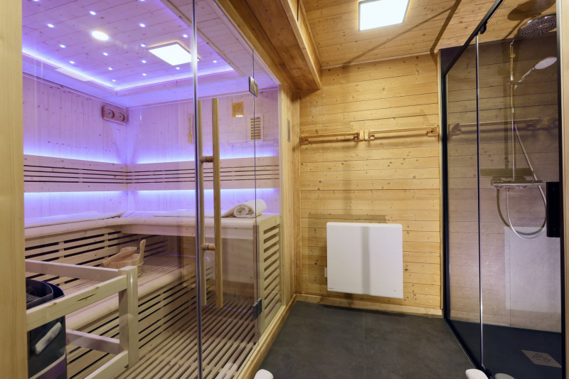 _lv_images__lot_0020000332_13_1686456