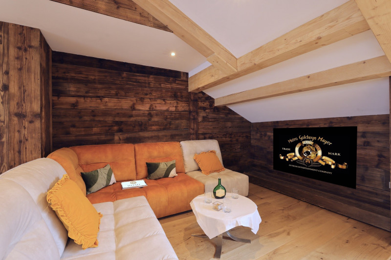 _lv_images__lot_0020000351_09_1208972