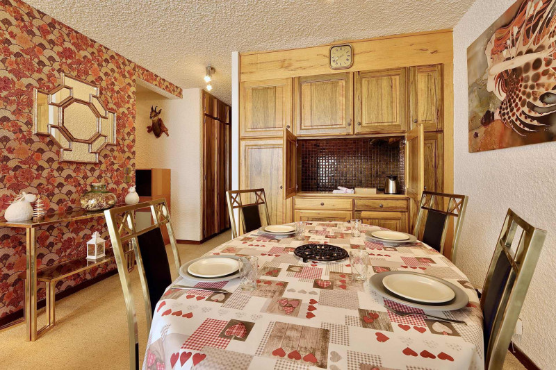 _lv_images__lot_0020000353_03_727183