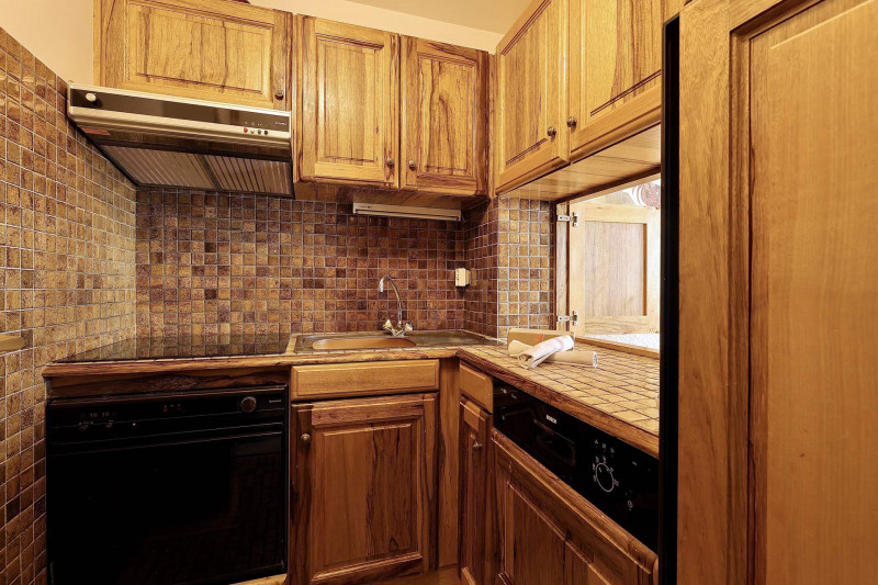 _lv_images__lot_0020000353_05_727185