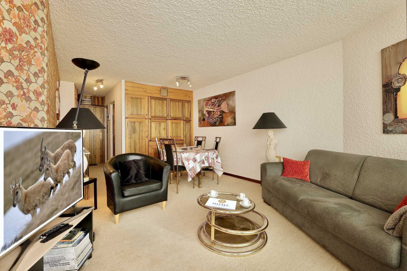 _lv_images__lot_0020000353_09_1721775