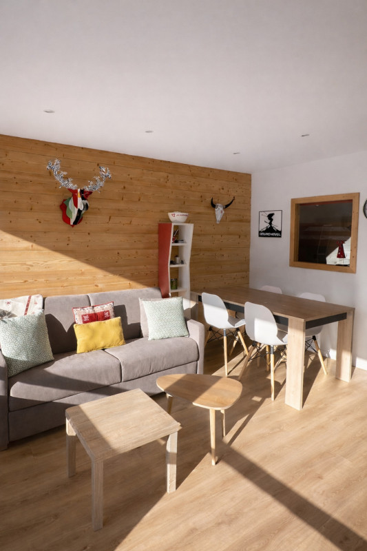 _lv_images__lot_0020000355_04_1039808