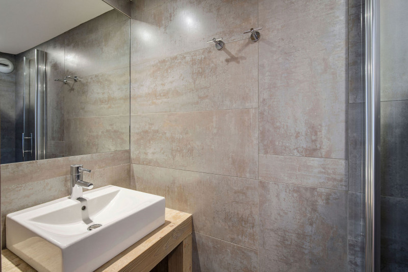 _lv_images__lot_0020470008_10_1736924