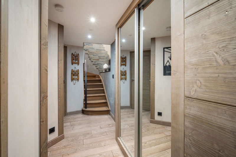 _lv_images__lot_0020470008_11_1736925