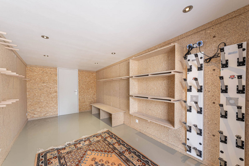 _lv_images__lot_0021660001_14_1684953