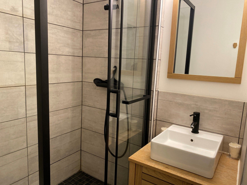 _lv_images__lot_0037251344_03_883871