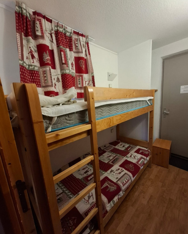 _lv_images__lot_0037251370_08_1200657