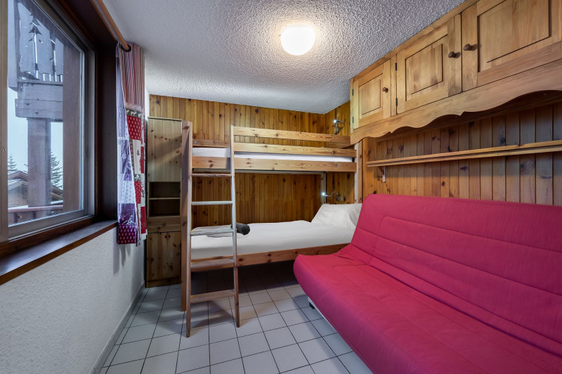 _lv_images__lot_0060510616_04_2576011