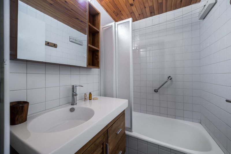 _lv_images__lot_0060510616_06_725313