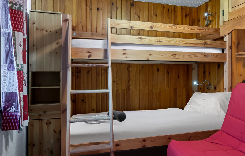 _lv_images__lot_0060510616_07_1737095