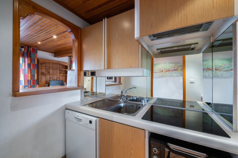 _lv_images__lot_0060510651_05_1737134