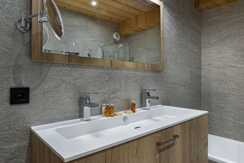 _lv_images__lot_0060510818_09_1719100