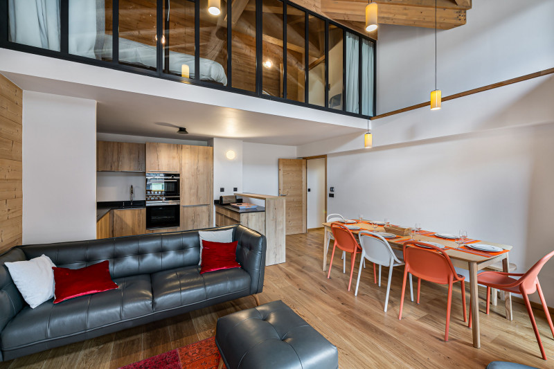 _lv_images__lot_0060510819_02_1599300