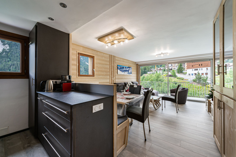 _lv_images__lot_0060510830_05_724521