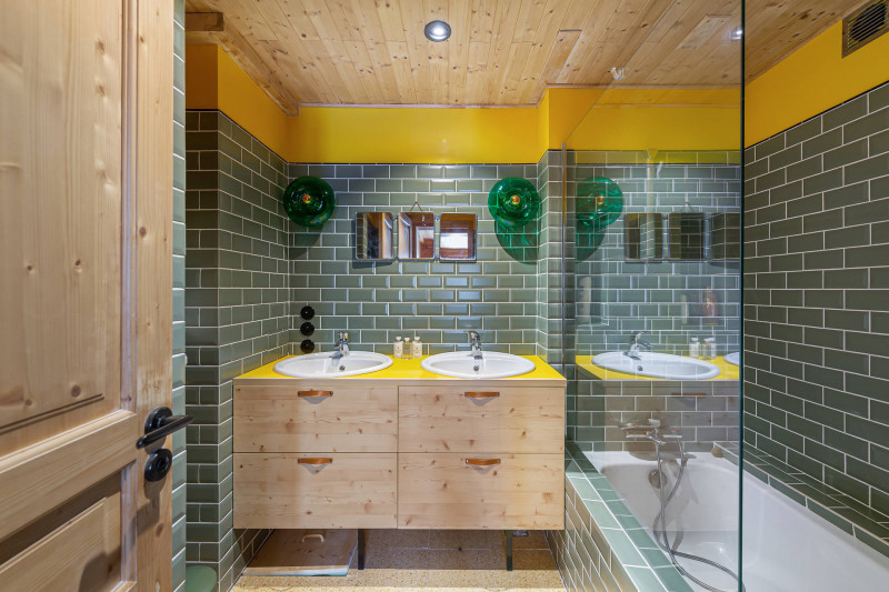 _lv_images__lot_0060510915_06_523577