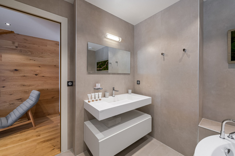 _lv_images__lot_0060510989_10_366838