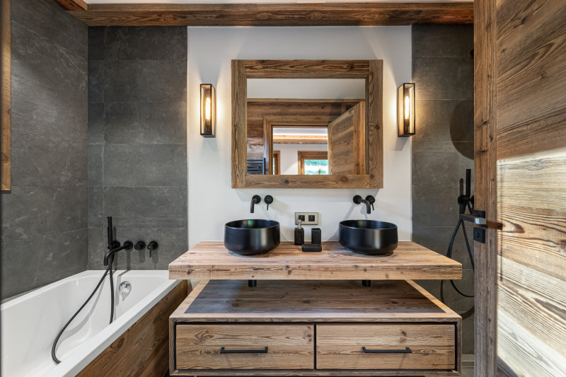 _lv_images__lot_0060510994_14_652160