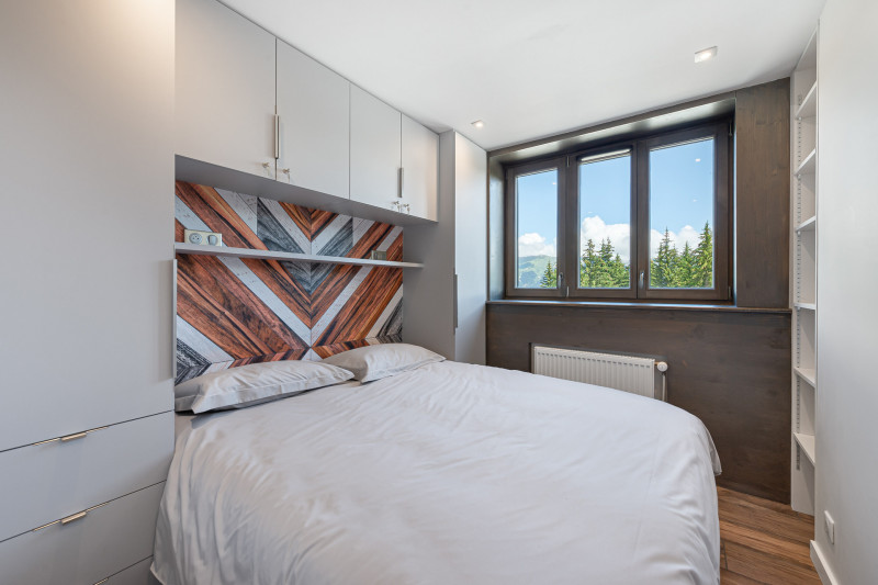 _lv_images__lot_0060511098_08_419532