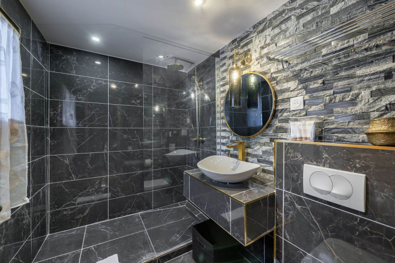 _lv_images__lot_0060511389_06_1273066