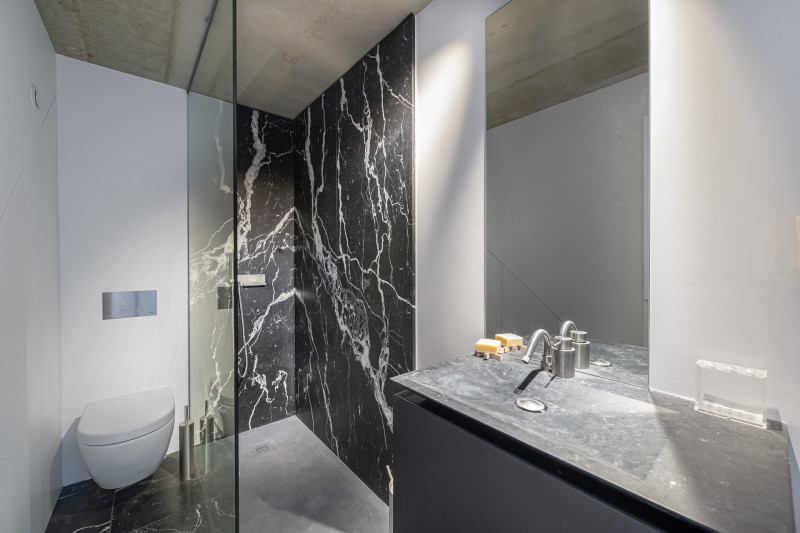 _lv_images__lot_0060511550_05_1685223