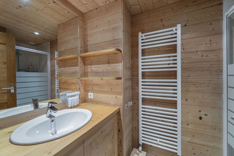 _lv_images__lot_0060511569_12_882774