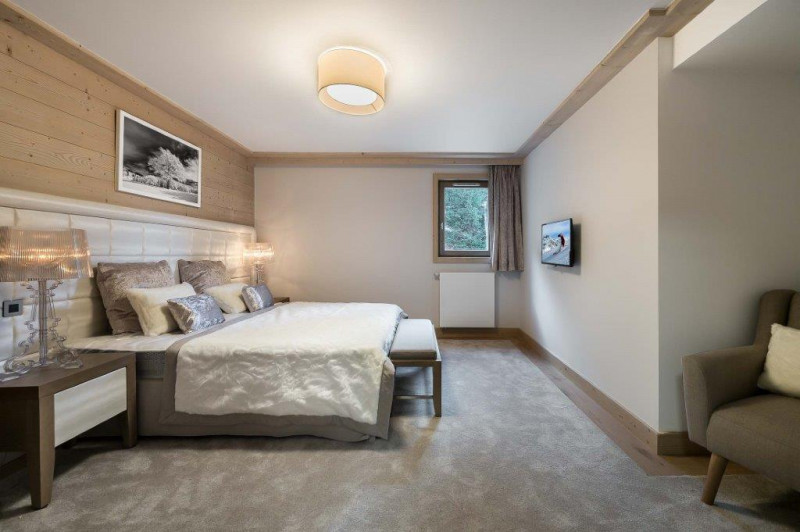 _lv_images__lot_0060511602_06_1358454