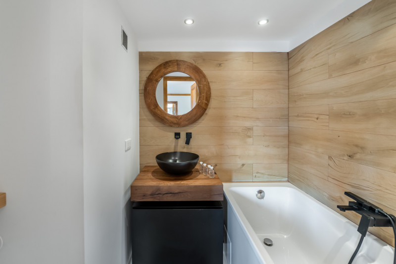 _lv_images__lot_0074061399_05_1037804