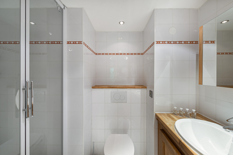 _lv_images__lot_0074061399_07_1549388