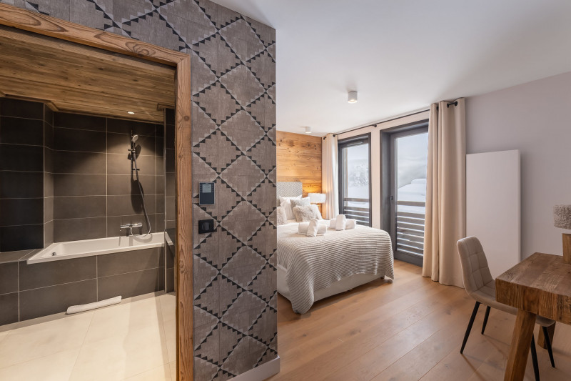 _lv_images__lot_0074061474_06_889560