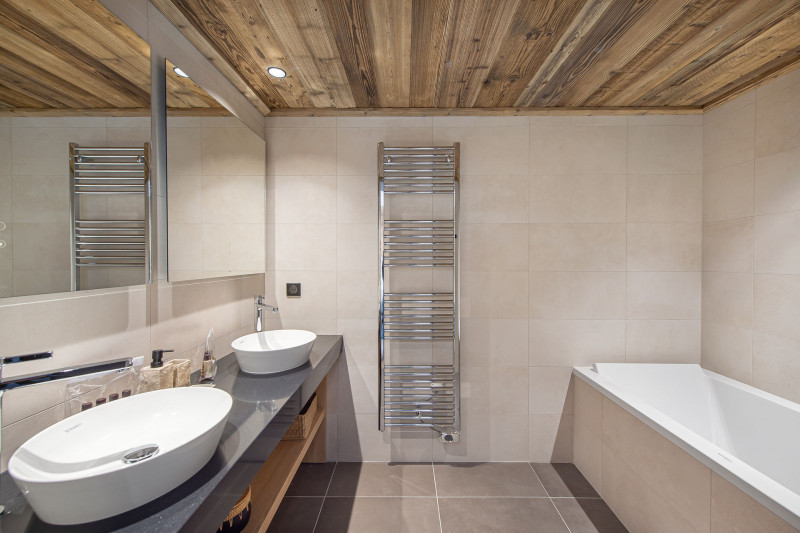 _lv_images__lot_0074061474_12_425014