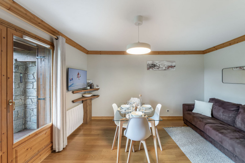 _lv_images__lot_0074061481_02_2599223