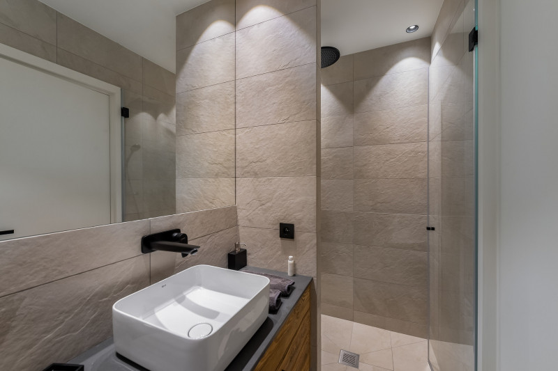 _lv_images__lot_0074061485_13_827577