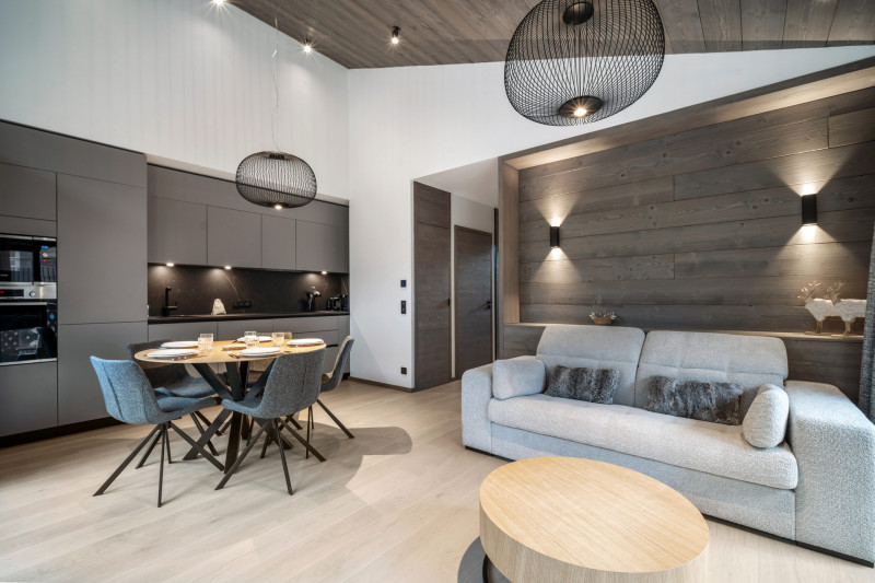 _lv_images__lot_0074061540_03_825799