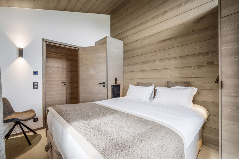 _lv_images__lot_0074061540_09_1674564