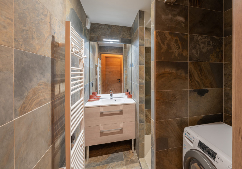 _lv_images__lot_0074061559_09_724051