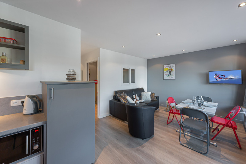 _lv_images__lot_0074061596_02_1247786