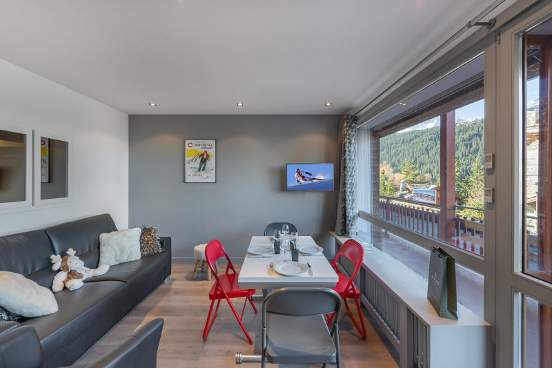 _lv_images__lot_0074061596_03_1718891