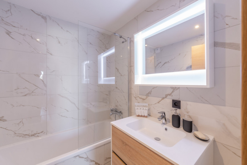 _lv_images__lot_0074061707_13_367039