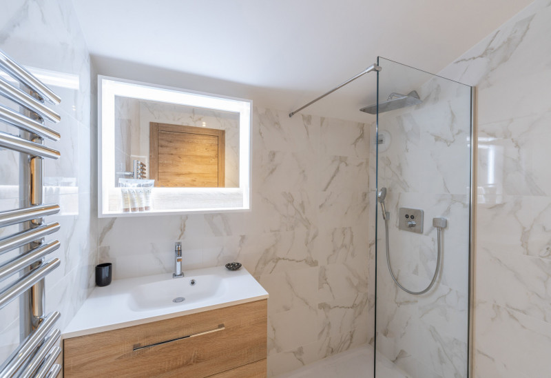 _lv_images__lot_0074061774_11_1607648