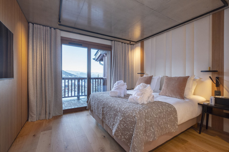 _lv_images__lot_0074061827_10_1036484